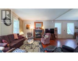 131 RATTENBURY STREET E - 10