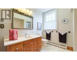 131 RATTENBURY STREET E - 34