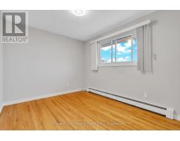 35 SHAFTSBURY DRIVE - 12