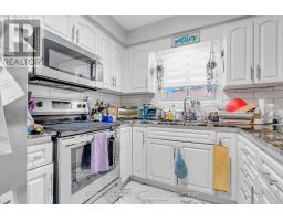 35 SHAFTSBURY DRIVE - 15