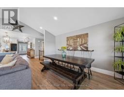 20 WINCHESTER CRESCENT - 12