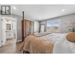 20 WINCHESTER CRESCENT - 14