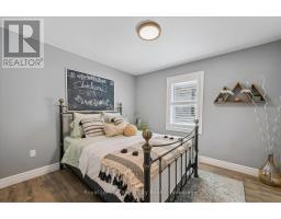 20 WINCHESTER CRESCENT - 16
