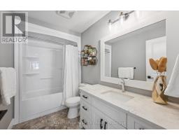 20 WINCHESTER CRESCENT - 17