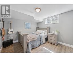 20 WINCHESTER CRESCENT - 27