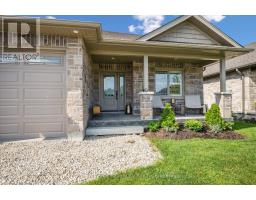 20 WINCHESTER CRESCENT - 3