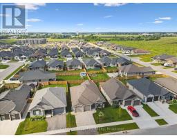 20 WINCHESTER CRESCENT - 35