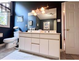 28 - 76582 JOWETT S GROVE ROAD - 32
