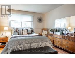43 WOOTON COURT - 24