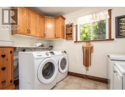 100 RED MAPLE LANE - 31
