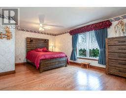 100 RED MAPLE LANE - 32