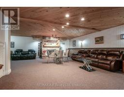 100 RED MAPLE LANE - 40