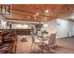 100 RED MAPLE LANE - 44