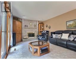 15 KINGSCOURT CRESCENT - 19
