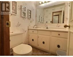 15 KINGSCOURT CRESCENT - 23