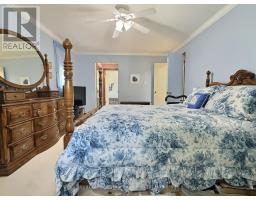 15 KINGSCOURT CRESCENT - 28