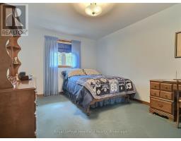 15 KINGSCOURT CRESCENT - 33