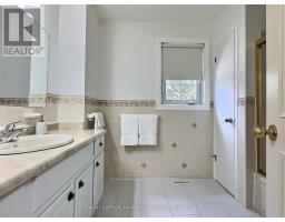15 KINGSCOURT CRESCENT - 38