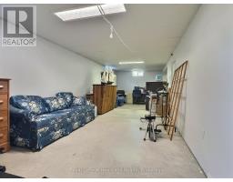 15 KINGSCOURT CRESCENT - 41
