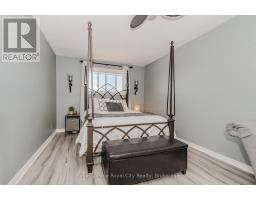 53 - 30D FLAMINGO DRIVE - 24