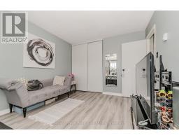 53 - 30D FLAMINGO DRIVE - 26