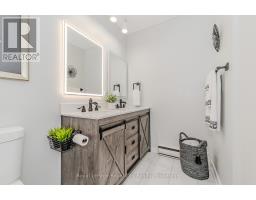 53 - 30D FLAMINGO DRIVE - 32