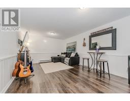 53 - 30D FLAMINGO DRIVE - 35