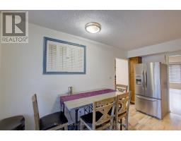 771 YORK AVENUE N - 22