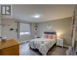 654 WRAY AVENUE S - 27