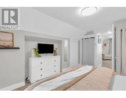 194 DUNDAS STREET N - 27