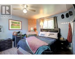 27 BRANT STREET - 32