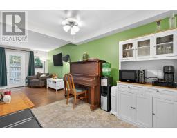 25 - 206 GREEN VALLEY DRIVE - 6