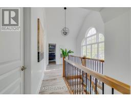 28 CENTRE STREET - 14