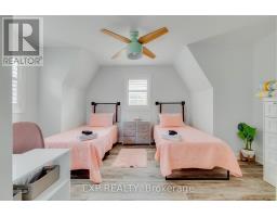 28 CENTRE STREET - 18