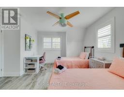 28 CENTRE STREET - 19