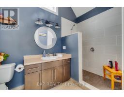 28 CENTRE STREET - 21