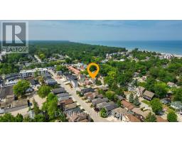 28 CENTRE STREET - 34