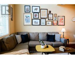 305 - 555 KING STREET E - 4