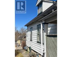 230 QUEEN STREET E - 26