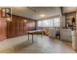 15 FLORAL CRESCENT - 12