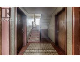 15 FLORAL CRESCENT - 18