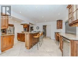 667 BURNETT AVENUE - 11