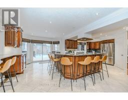 667 BURNETT AVENUE - 12