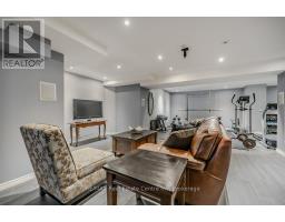 667 BURNETT AVENUE - 32