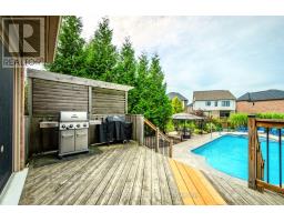 667 BURNETT AVENUE - 36