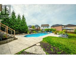 667 BURNETT AVENUE - 37