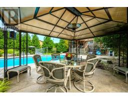 667 BURNETT AVENUE - 39