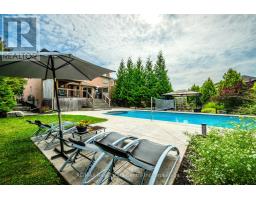 667 BURNETT AVENUE - 41