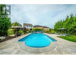 667 BURNETT AVENUE - 42