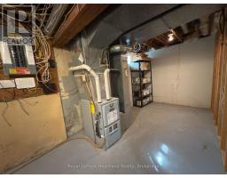 32 REGINA ROAD - 18